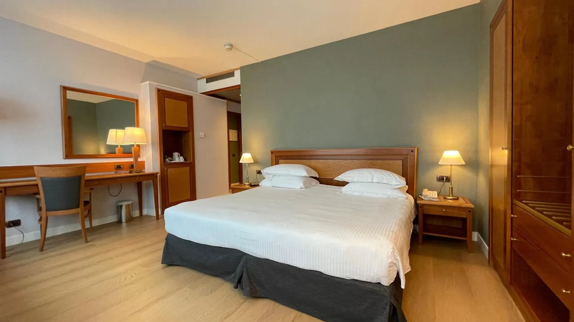מלון סאן דונאטו מילאנזה Crowne Plaza Milan Linate By Ihg